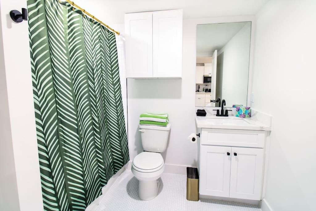 Summer Tropics Studio Apartment Two Queen Beds Галвестън Екстериор снимка